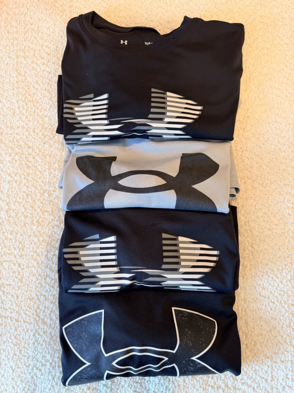 Under Armour youth large Logo Tees - Black & Gray